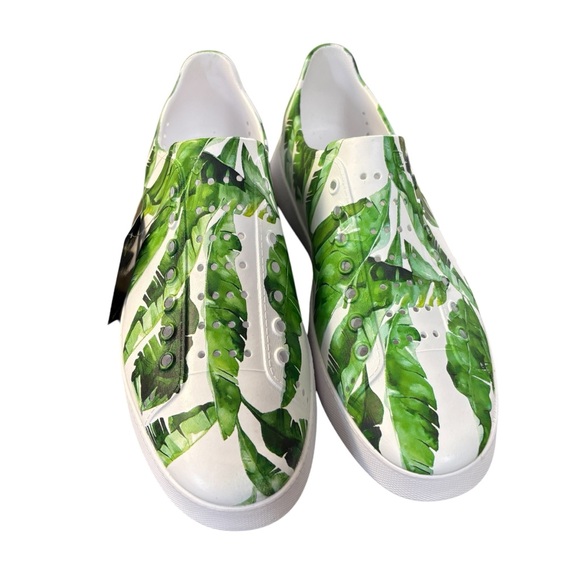 Biion Shoes - NWT Biion Women's Golf Shoes White Slip-On Sneakers Green Leaf Print Sz. 10 M 8